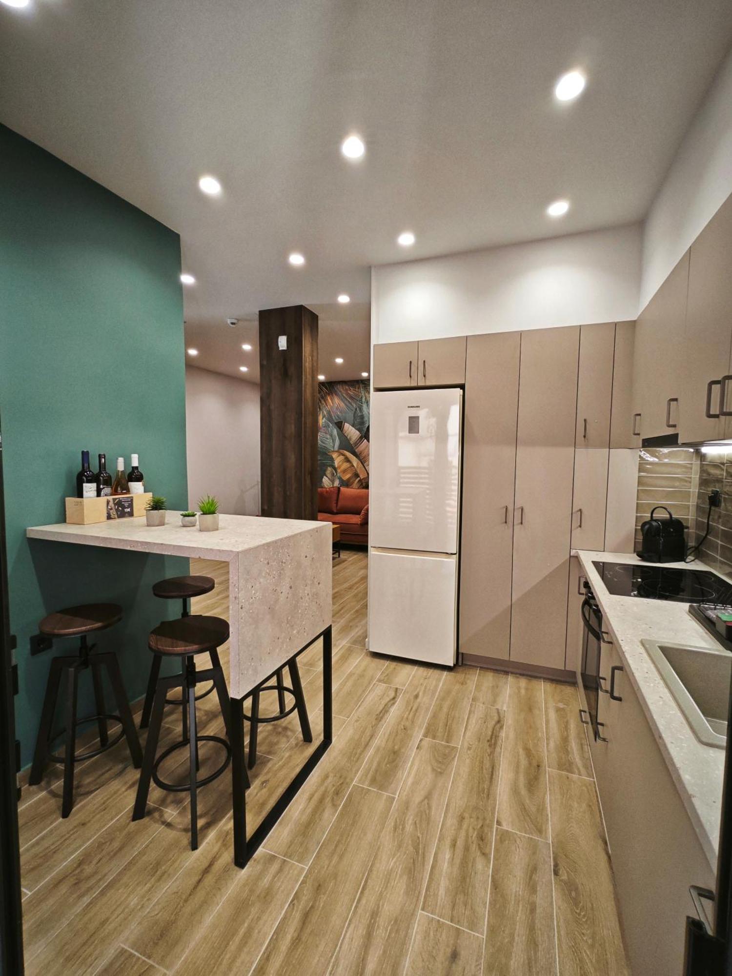 Caravin Wanderhome, 5 Min From Metro Nea Ionia Atena Exterior foto
